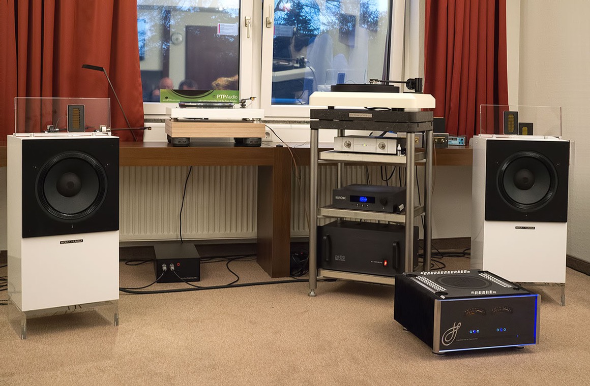 PTP Lenco Idler Wheel turntable with Arrow 10 inch gimbal tonearm